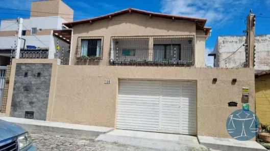 Casa com 3 Quartos à venda, 200m² no Lagoa Nova, Natal