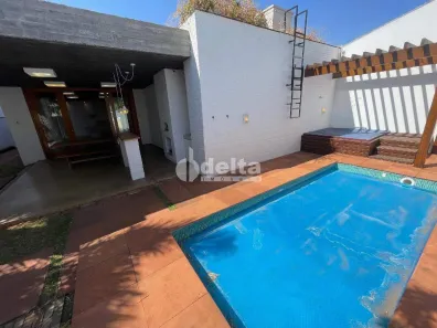 Casa de Condomínio com 3 Quartos à venda, 220m² no Bosque dos Buritis, Uberlândia
