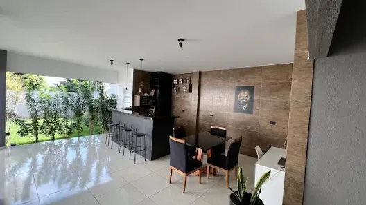 Casa com 2 Quartos à venda, 115m² no Aquilles Sthengel, Londrina