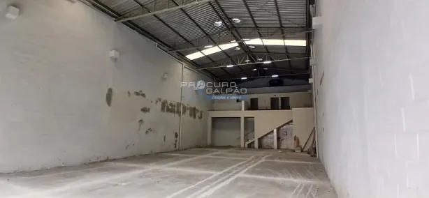 Galpão/Depósito/Armazém para alugar, 220m² no Jardim Ângela (Zona Leste), São Paulo
