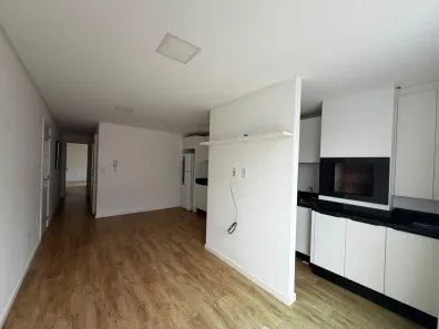 Apartamento com 2 Quartos para alugar, 75m² no Barra, Balneário Camboriú