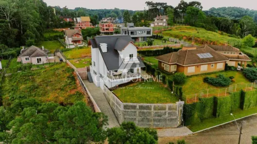 Casa com 3 Quartos à venda, 300m² no Vale das Colinas, Gramado