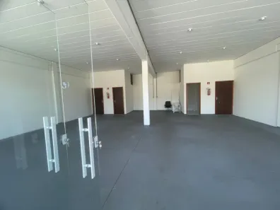 Sala Comercial para alugar, 110m² no São Luís, Jaraguá do Sul