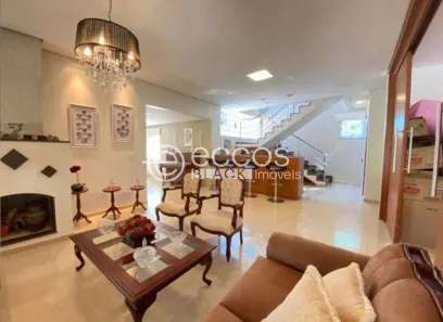 Fazenda/Sítio com 4 Quartos à venda, 500m² no Mansões Aeroporto, Uberlândia