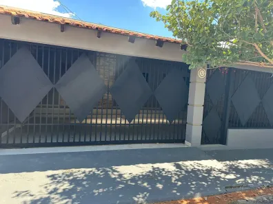 Casa com 3 Quartos à venda, 184m² no Recanto dos Pássaros, Cuiabá