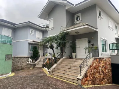Casa de Condomínio com 3 Quartos para alugar, 640m² no Vila Albertina, São Paulo