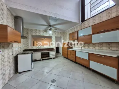Sobrado com 2 Quartos à venda, 170m² no Vila Valparaíso, Santo André