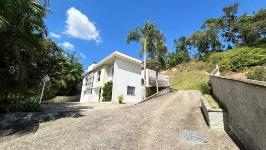 Casa com 3 Quartos à venda, 249m² no São Pedro, Guabiruba