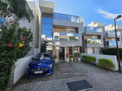 Casa de Condomínio com 3 Quartos à venda, 179m² no Granja Viana, Cotia