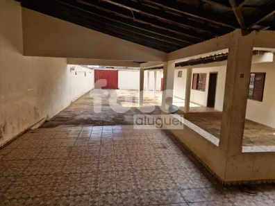 Casa com 4 Quartos para alugar, 220m² no Umuarama, Uberlândia