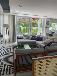 Casa de Condomínio com 3 Quartos para alugar, 250m² no Ponta das Canas, Florianópolis