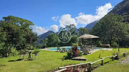 Casa com 10 Quartos à venda, 900m² no Corrêas, Petrópolis
