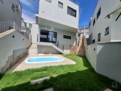Casa com 3 Quartos à venda, 340m² no Córrego Grande, Florianópolis