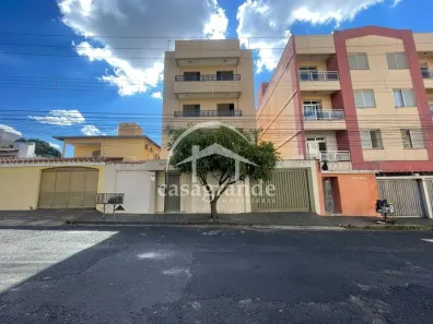 Apartamento com 3 Quartos para alugar, 88m² no Santa Mônica, Uberlândia