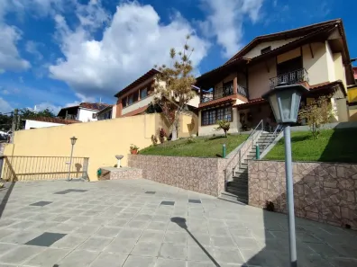 Casa com 4 Quartos à venda, 292m² no Agriões, Teresópolis