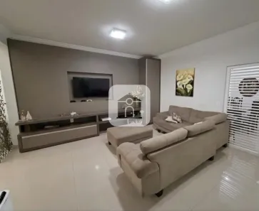 Casa com 3 Quartos à venda, 230m² no Centro, Araguari