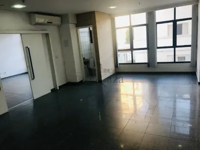 Sala Comercial à venda, 33m² no Jardim São Dimas, São José dos Campos