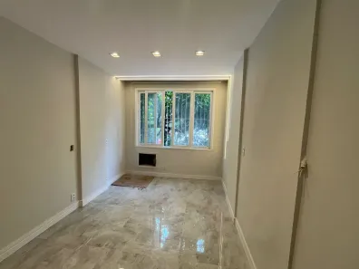 Kitnet à venda, 27m² no Humaitá, Rio de Janeiro