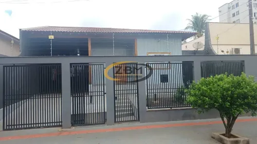Casa com 3 Quartos à venda, 180m² no Vila Filipin, Londrina