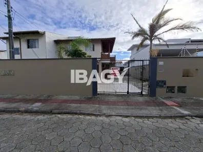 Casa com 2 Quartos para alugar, 54m² no Campeche, Florianópolis