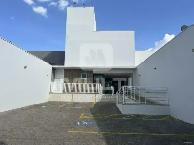 Casa com 1 Quarto para alugar, 900m² no Planalto, Uberlândia
