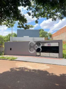 Casa com 3 Quartos à venda, 90m² no Jardim Colúmbia D, Londrina