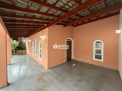 Casa com 3 Quartos à venda, 290m² no Santa Mônica, Uberlândia