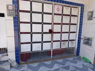 Casa com 2 Quartos para alugar, 140m² no Barroso, Fortaleza