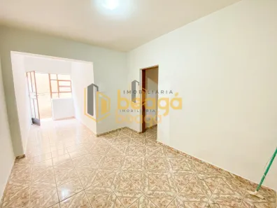 Casa com 3 Quartos para alugar, 60m² no Novo Glória, Belo Horizonte