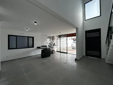 Sobrado com 4 Quartos à venda, 180m² no Balneário Copacabana, Caraguatatuba