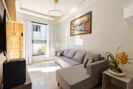 Sobrado com 3 Quartos à venda, 107m² no Pinheirinho, Curitiba