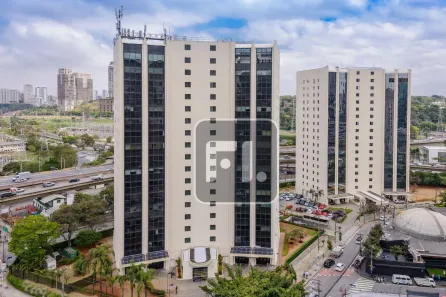 Sala Comercial para alugar, 214m² no Vila Olímpia, São Paulo