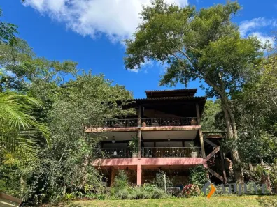 Casa de Condomínio com 3 Quartos à venda, 400m² no Bonsucesso, Petrópolis