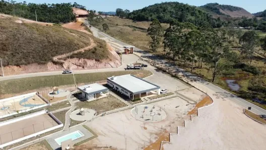 Lote/Terreno à venda, 470m² no Grama, Juiz de Fora