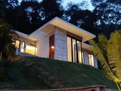 Casa de Condomínio com 4 Quartos para alugar, 390m² no Parque do Imbui, Teresópolis