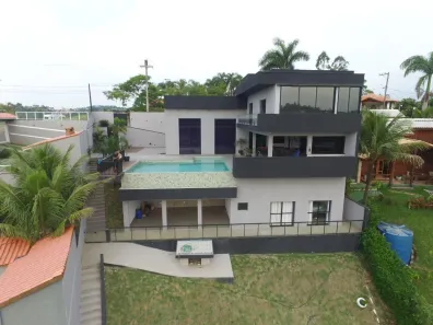 Fazenda/Sítio com 5 Quartos à venda, 900m² no Centro, Igaratá