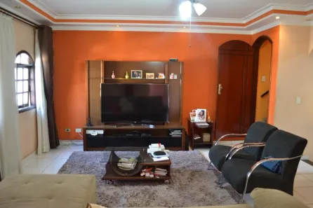 Casa com 3 Quartos para alugar, 380m² no Vila Endres, Guarulhos