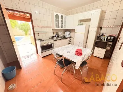 Sobrado com 3 Quartos para alugar, 282m² no Parque Fehr, São Carlos