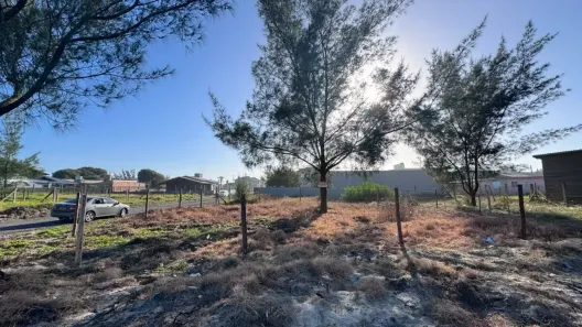 Lote/Terreno à venda, 255m² no Capão da Canoa, Capão da Canoa