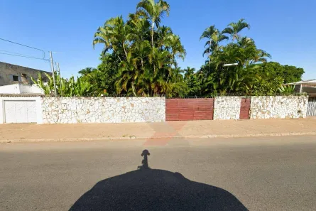 Casa com 6 Quartos para alugar, 840m² no Setor Campinas, Goiânia