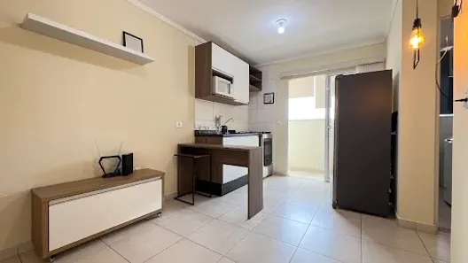 Apartamento com 1 Quarto para alugar, 40m² no Zona 03, Maringá