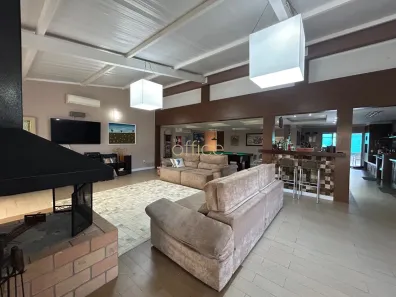 Sobrado com 3 Quartos à venda, 350m² no América, Joinville