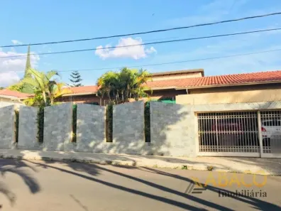 Casa com 4 Quartos para alugar, 500m² no Jardim Macarenco, São Carlos