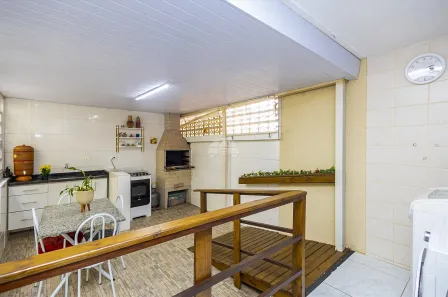 Sobrado com 4 Quartos à venda, 130m² no Barreirinha, Curitiba