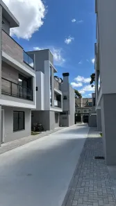 Sobrado com 3 Quartos à venda, 135m² no Boqueirão, Curitiba