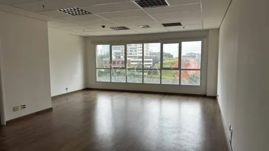 Sala Comercial para alugar, 56m² no Sítio Tamboré Alphaville, Barueri