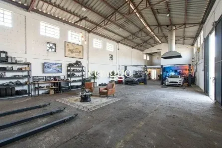 Galpão/Depósito/Armazém com 1 Quarto para alugar, 400m² no Vila Nova, Porto Alegre