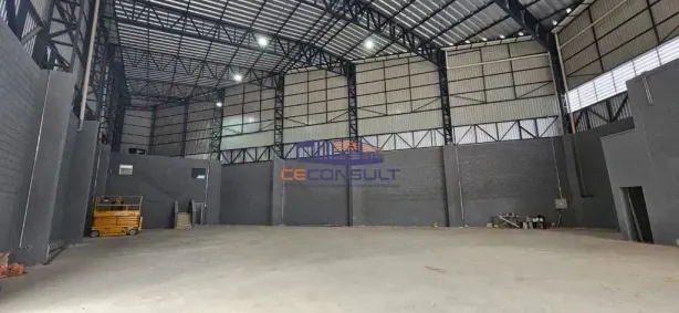 Galpão/Depósito/Armazém para venda ou aluguel, 820m² no Parque Paraíso, Itapecerica da Serra