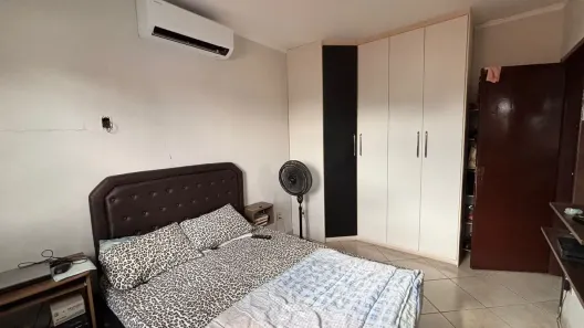 Sobrado com 3 Quartos à venda, 175m² no Jardim Califórnia, Cuiabá