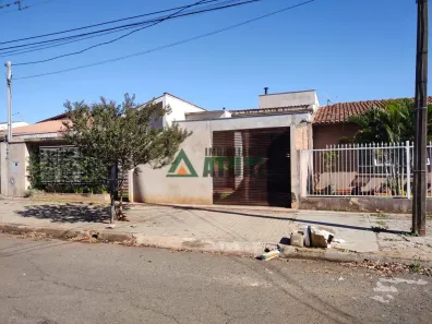 Casa com 3 Quartos à venda, 130m² no Messiânico, Londrina